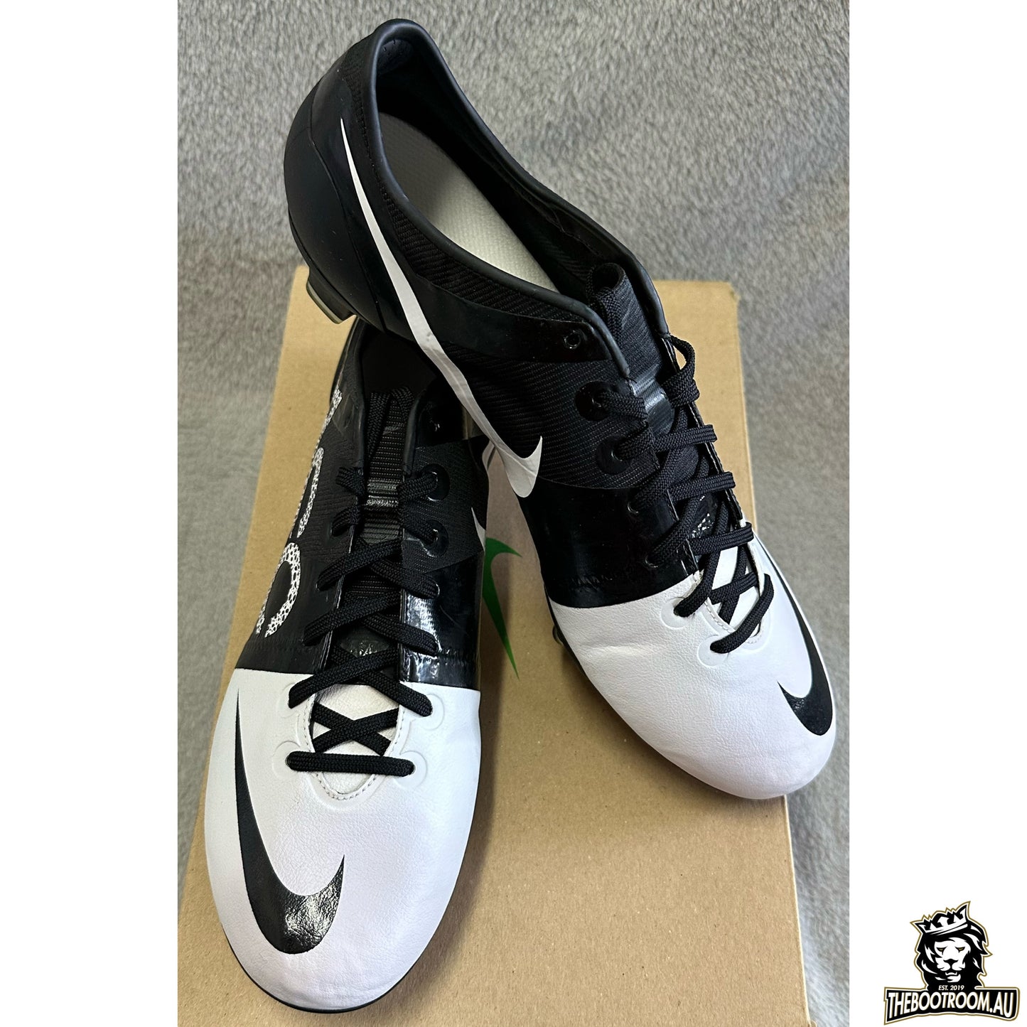 NIKE GS CONCEPT II