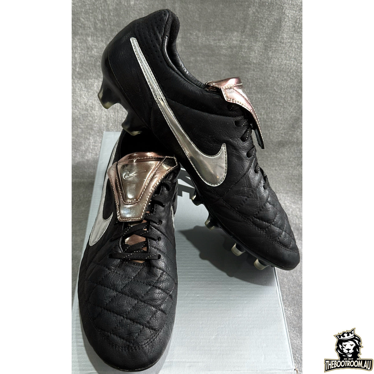 NIKE TIEMPO LEGEND V PREMIUM “TOTTI”