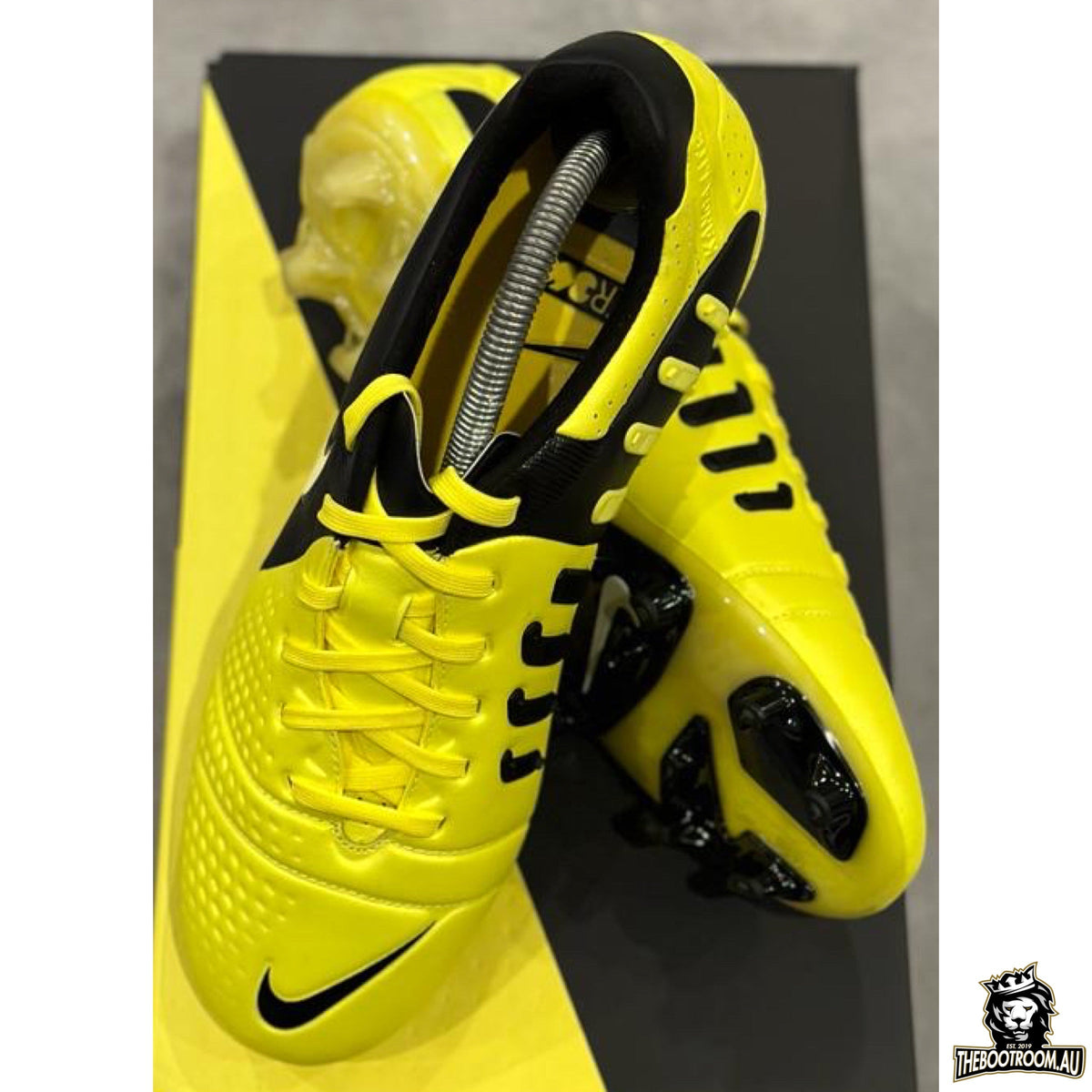 NIKE CTR360 MAESTRI III RGN “SONIC YELLOW"