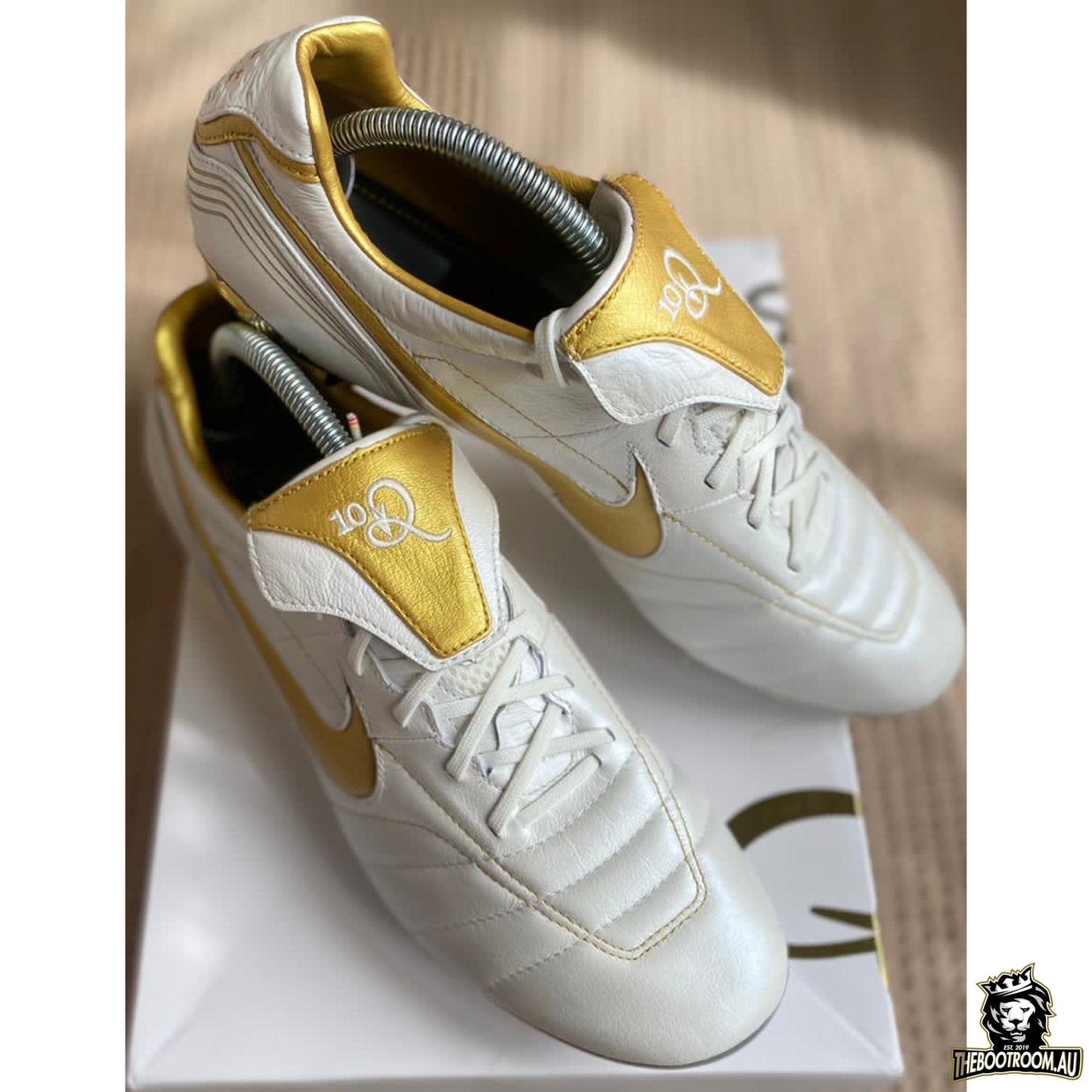 NIKE TIEMPO AIR LEGEND II “RONALDINHO 05” REMAKE