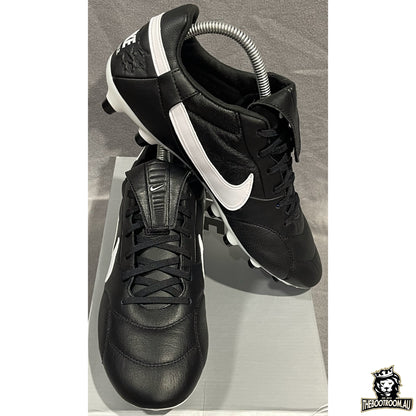 NIKE PREMIER III “BLACK/WHITE”