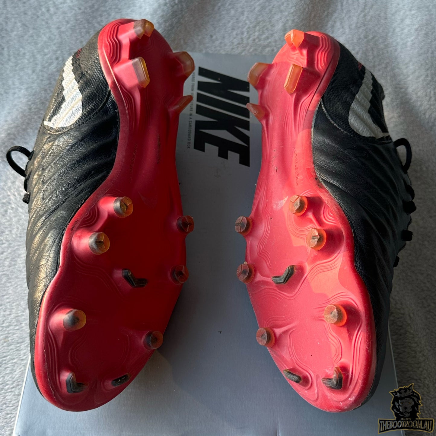 NIKE TIEMPO LEGEND VIII "BLACK/CHILE RED”