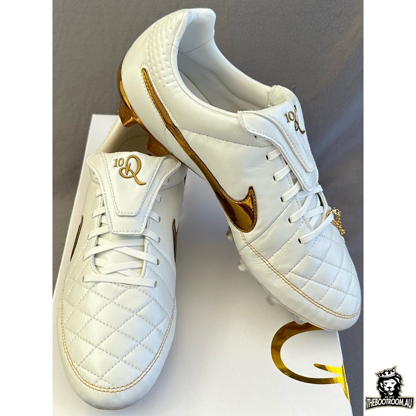 NIKE TIEMPO LEGEND V “TOUCH OF GOLD” RONALDINHO