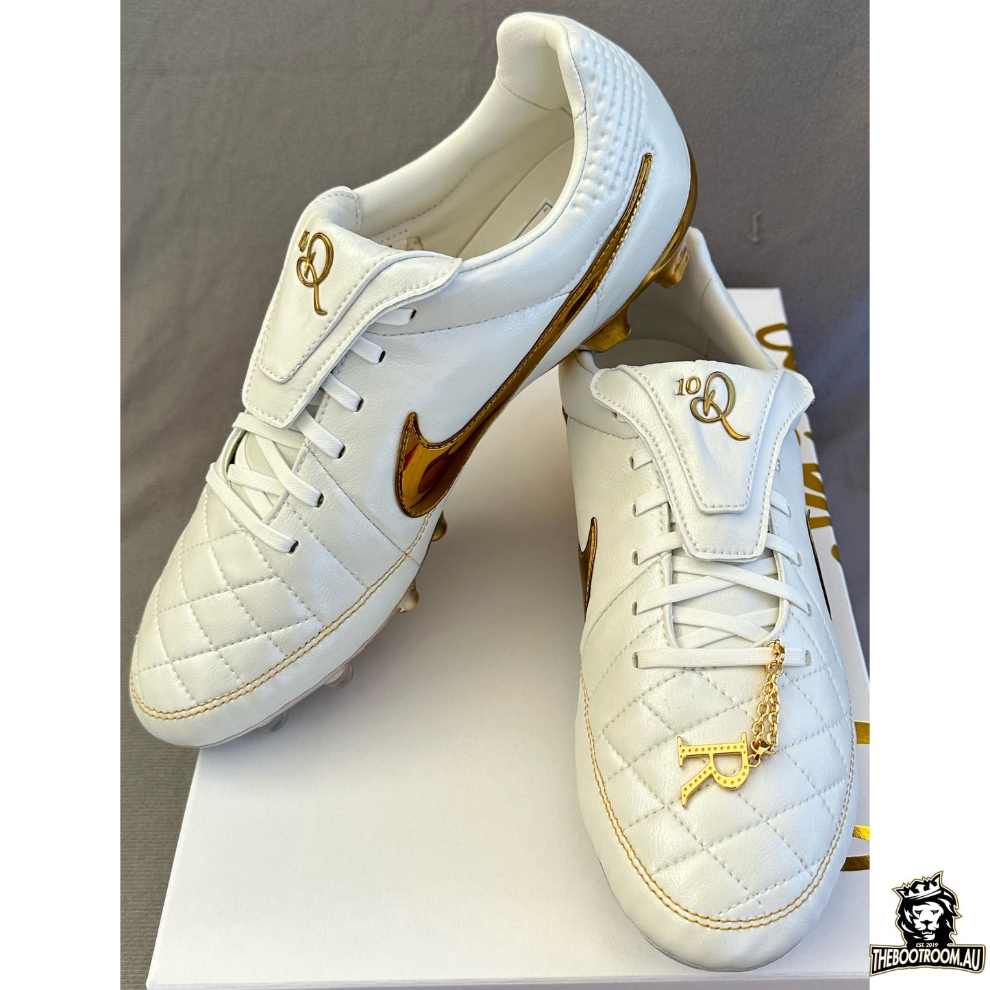NIKE TIEMPO LEGEND V “TOUCH OF GOLD” RONALDINHO
