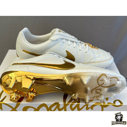 NIKE TIEMPO LEGEND V “TOUCH OF GOLD” RONALDINHO