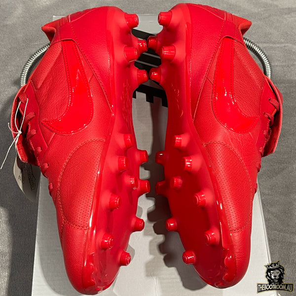 NIKE PREMIER III “RED”