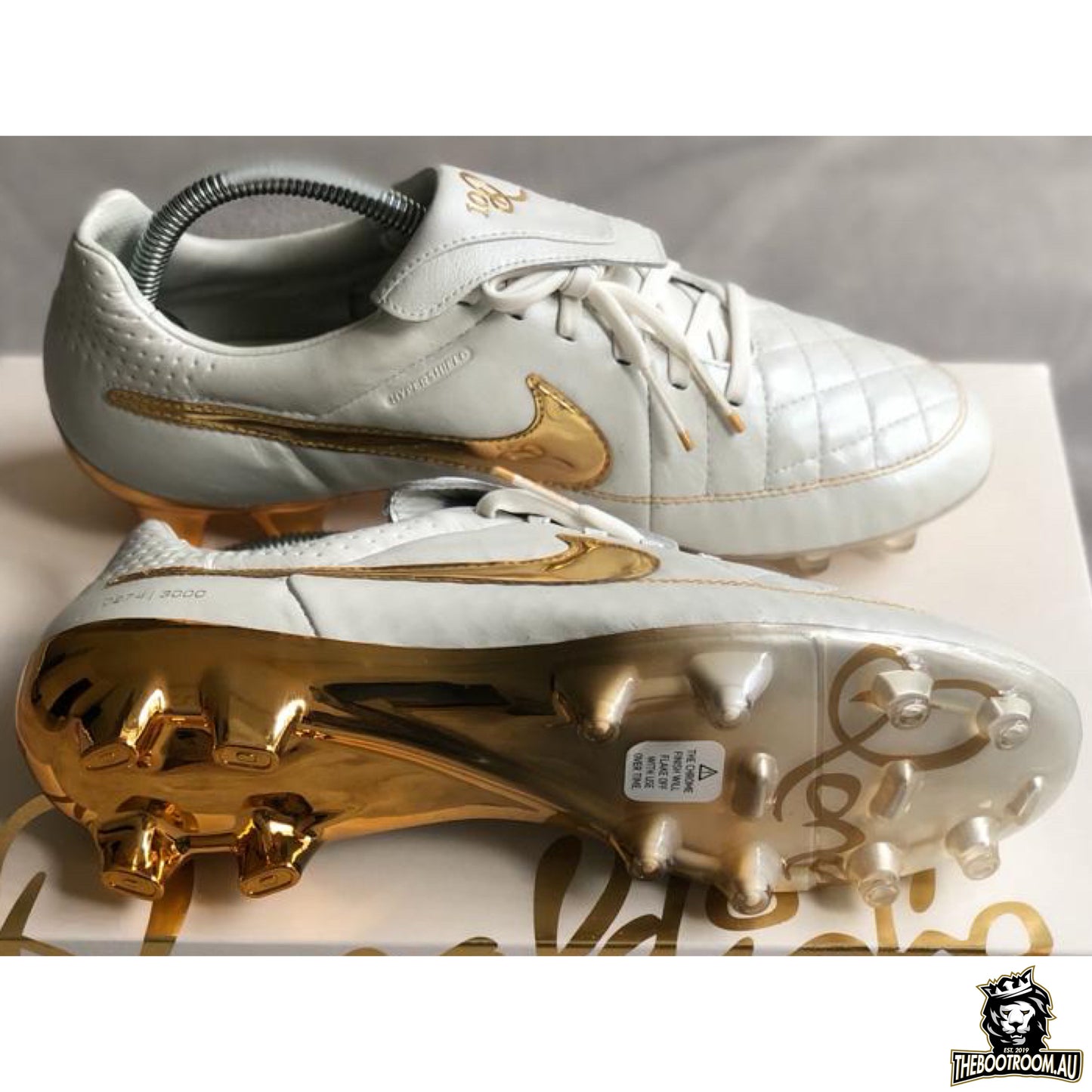NIKE TIEMPO LEGEND V “TOUCH OF GOLD” RONALDINHO