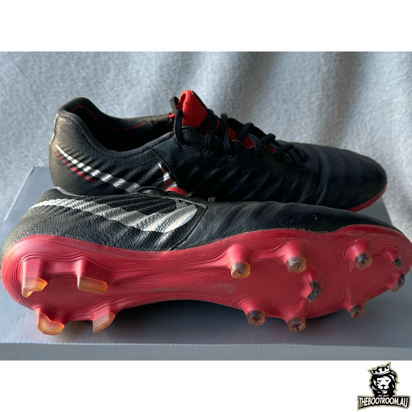 NIKE TIEMPO LEGEND VIII "BLACK/CHILE RED”