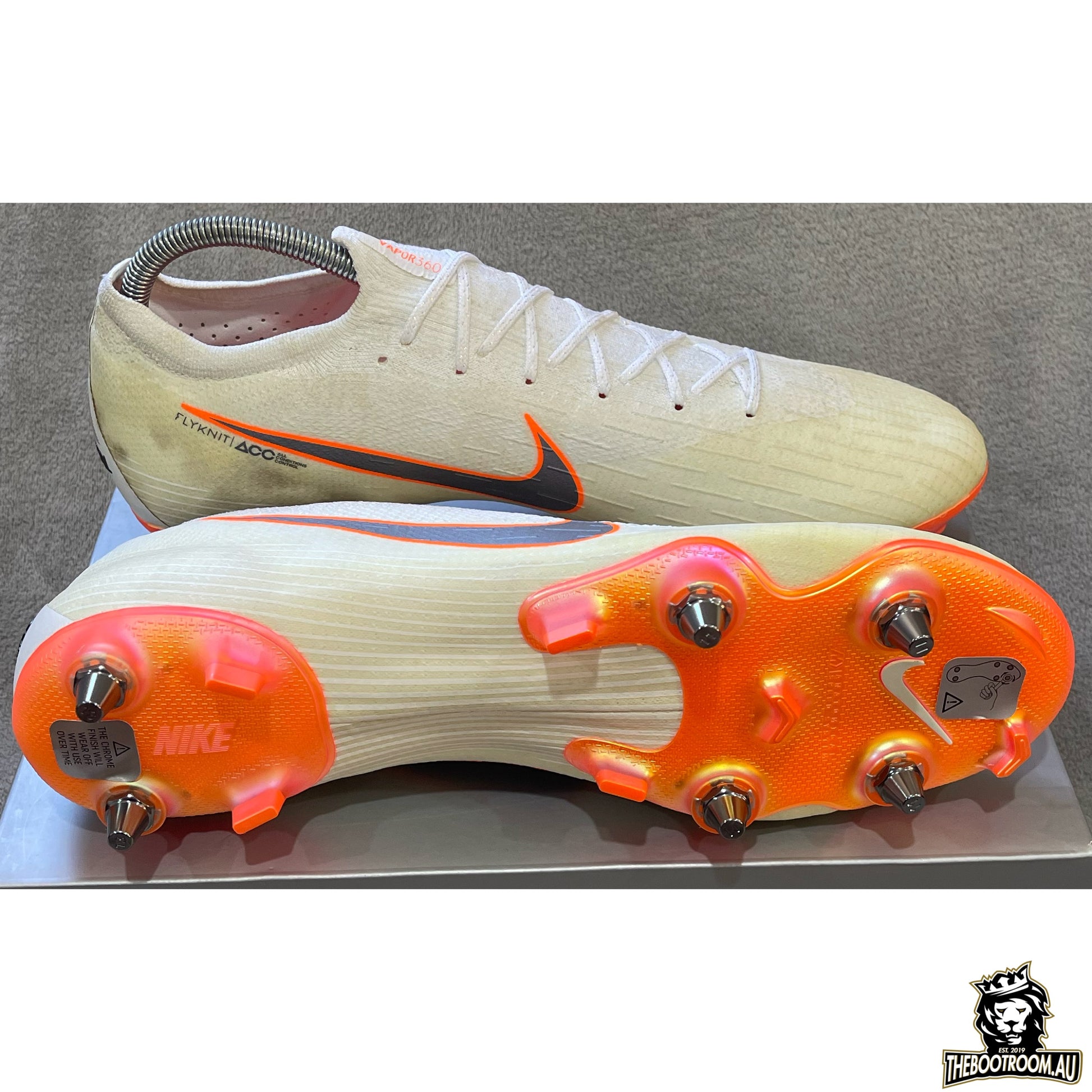 Sepatu Vapor 12 Elite Sg NIKE MERCURIAL VAPOR XII SG-PRO “WC18