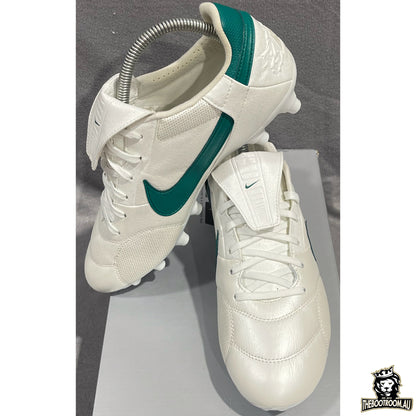 NIKE PREMIER III “WHITE/GREEN”