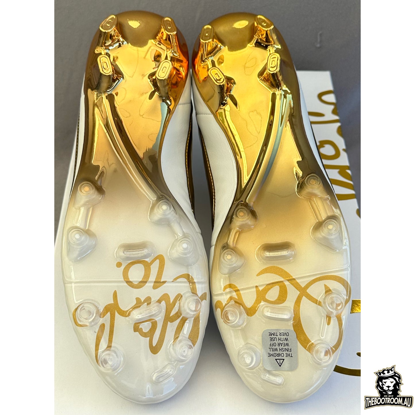 NIKE TIEMPO LEGEND V “TOUCH OF GOLD” RONALDINHO