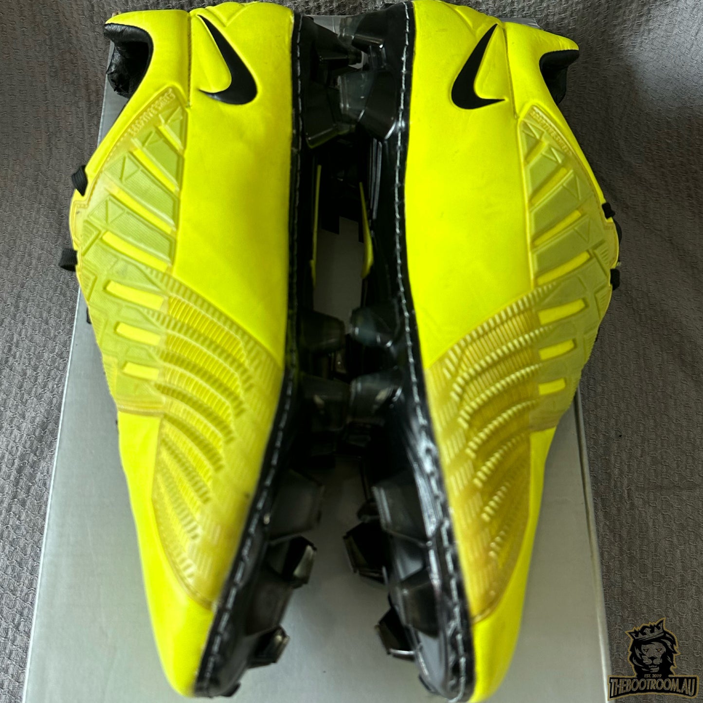 NIKE T90 LASER IV "VOLT"