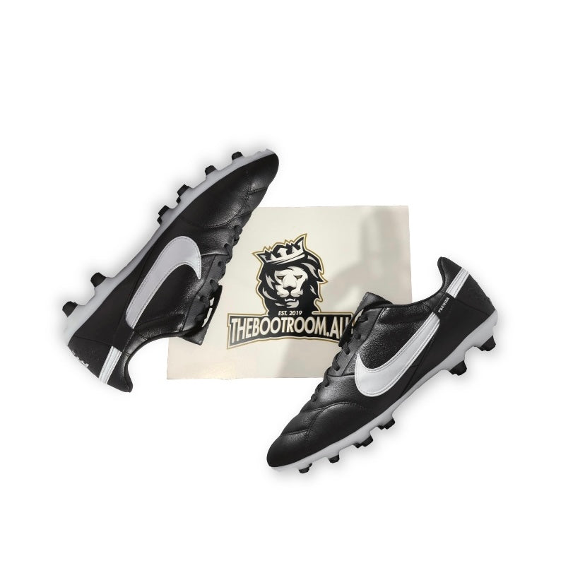 NIKE PREMIER III “BLACK/WHITE”