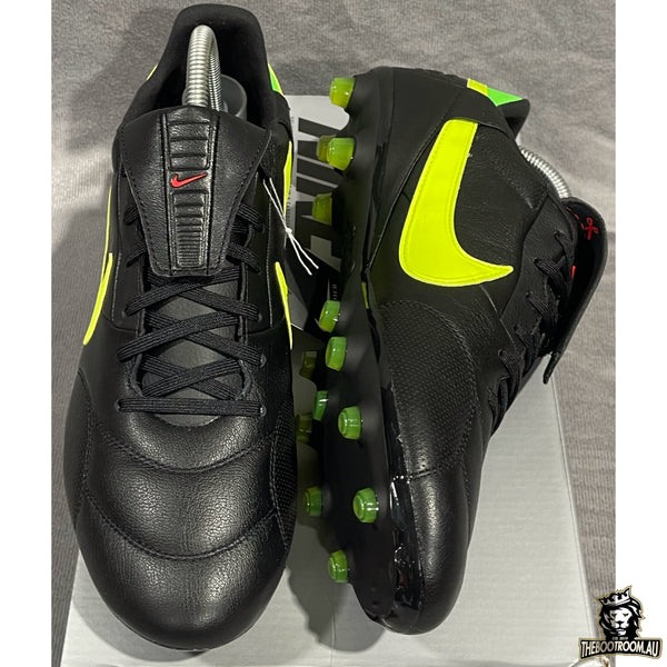 NIKE PREMIER III “BLACK/GREEN”