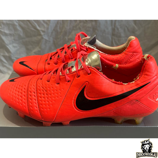 NIKE CTR360 MAESTRI III