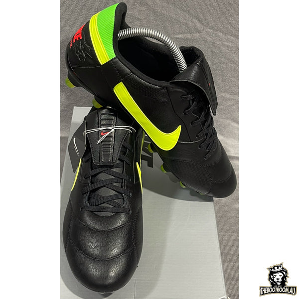 NIKE PREMIER III “BLACK/GREEN”