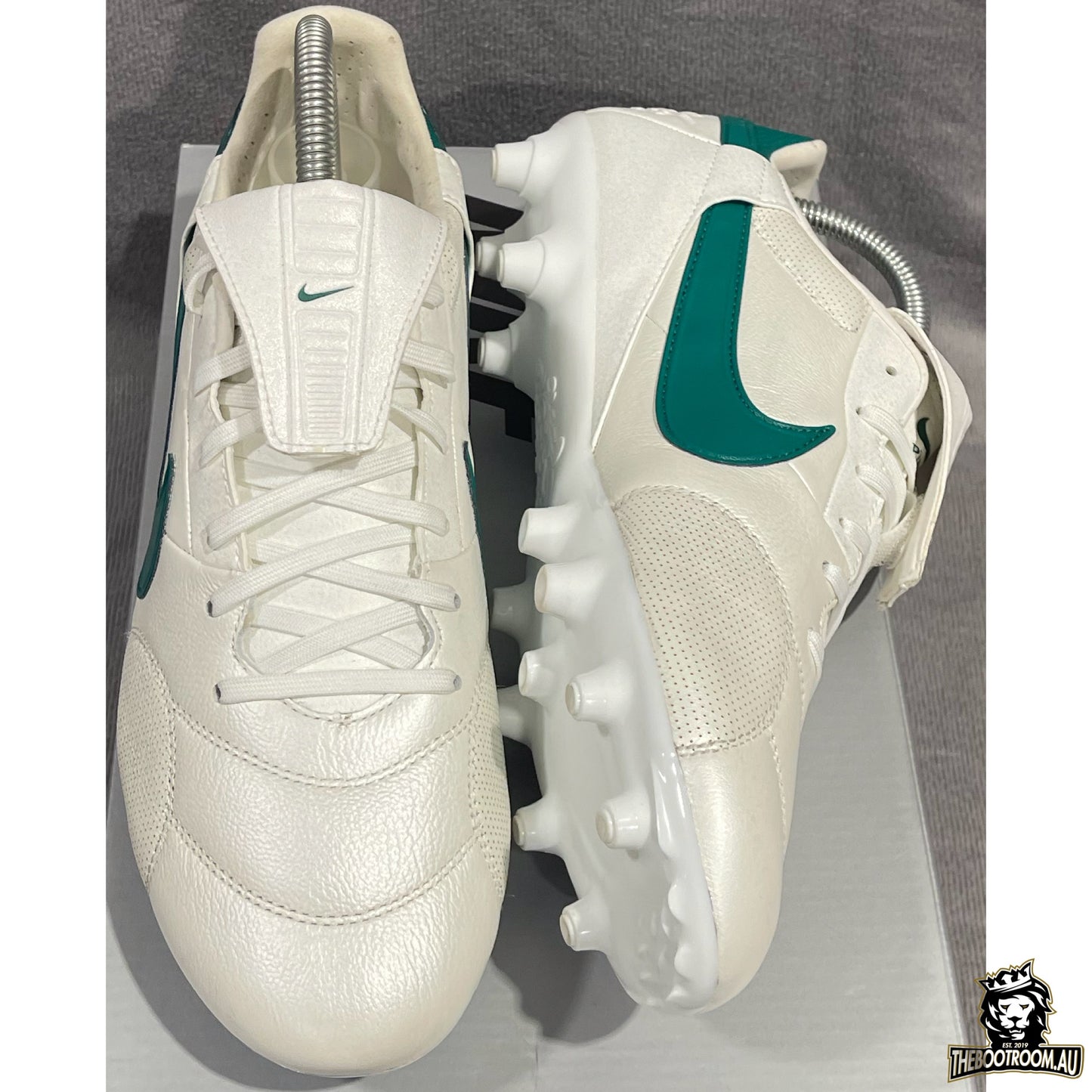 NIKE PREMIER III “WHITE/GREEN”