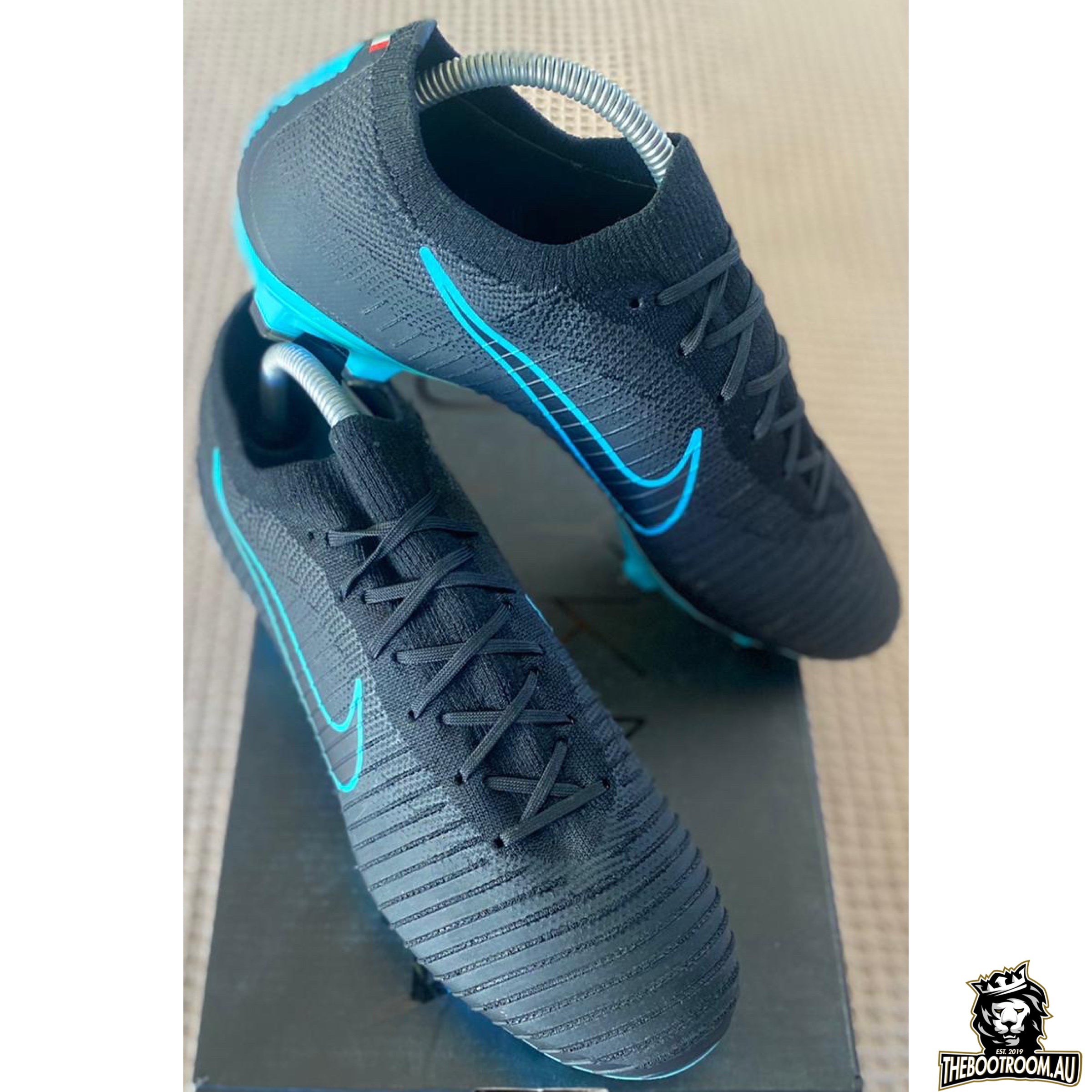 Nike mercurial vapor flyknit ultra black blue sale