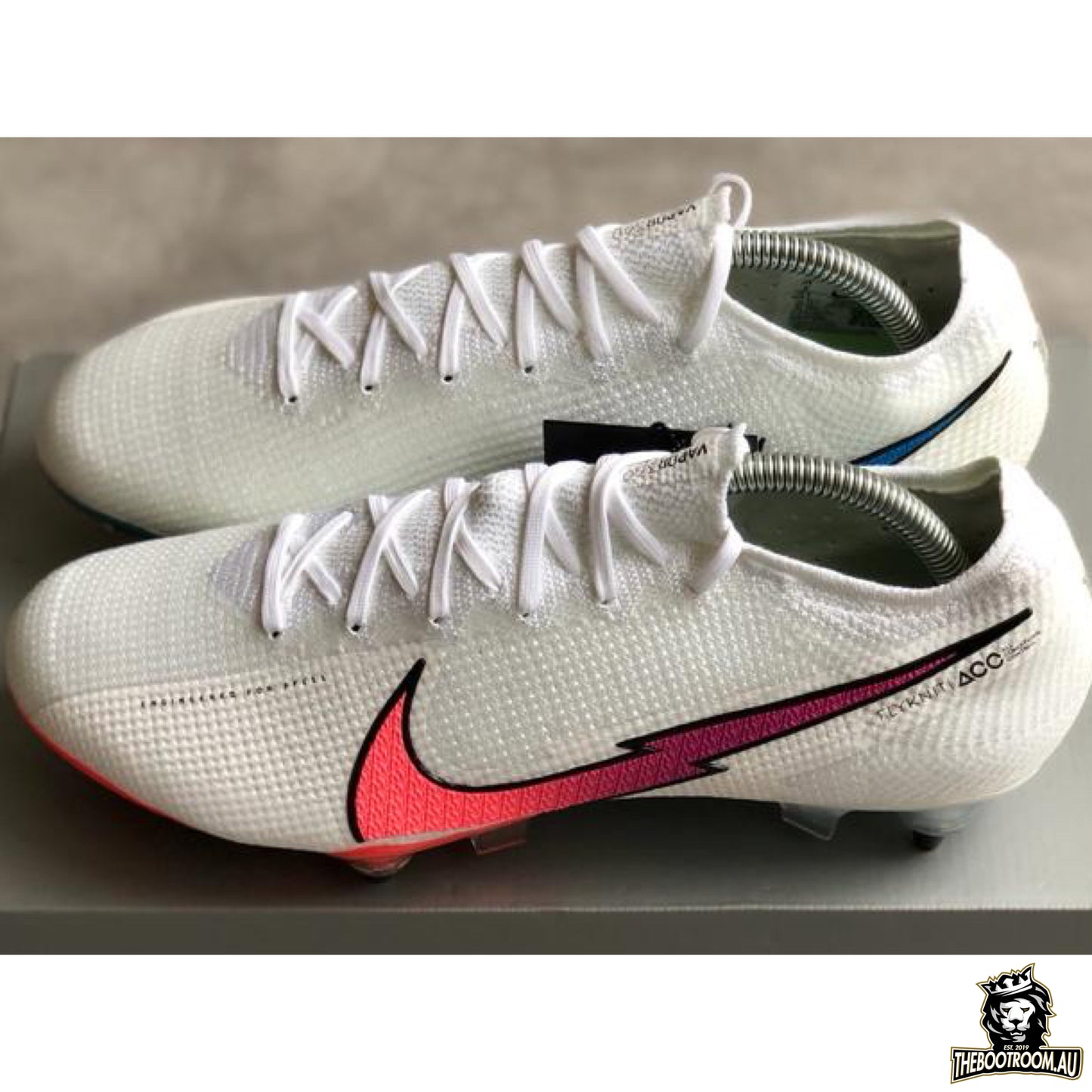 NIKE MERCURIAL VAPOR XIII SG-PRO “FLASH CRIMSON”